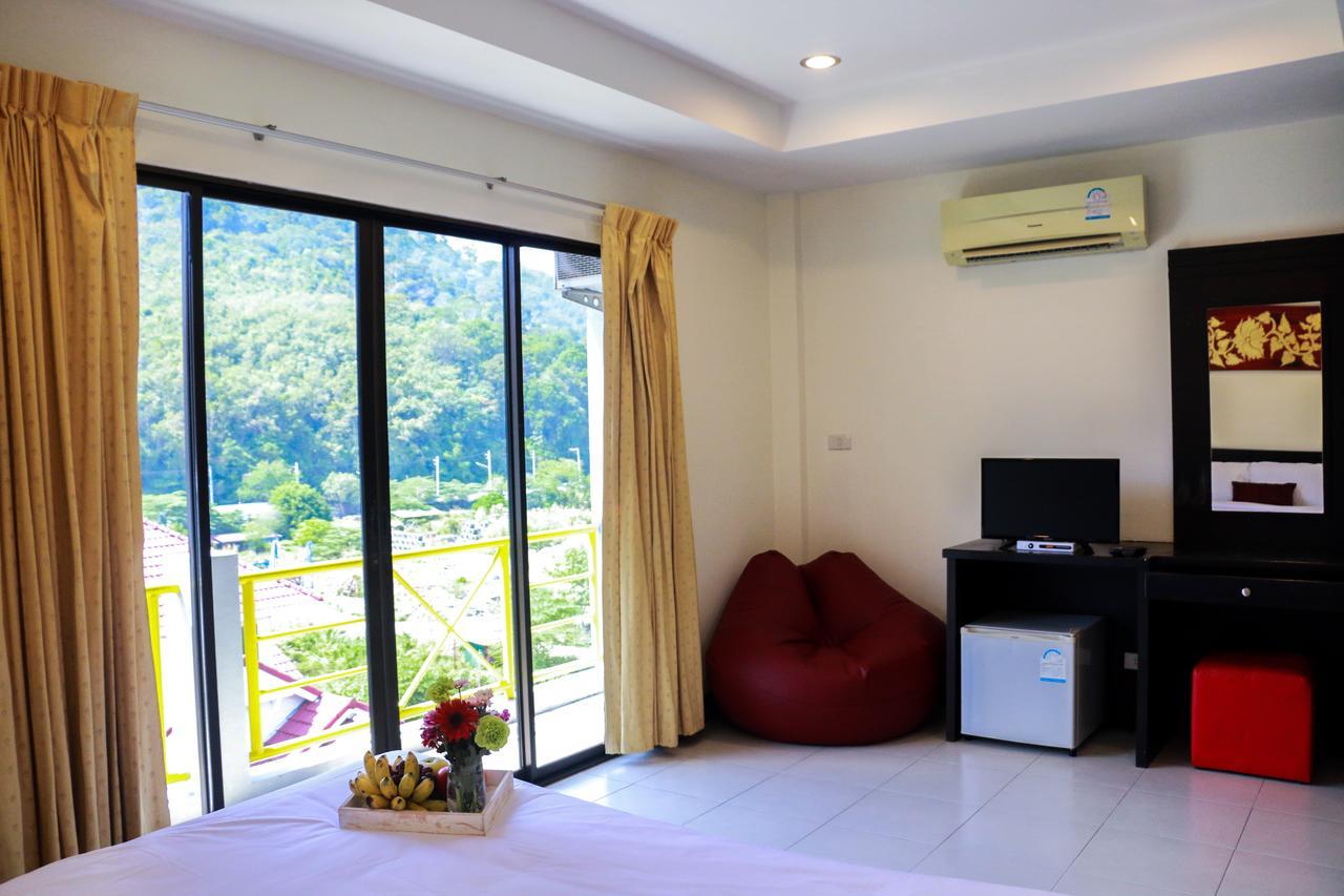 Nirvana Inn Patong Exterior foto