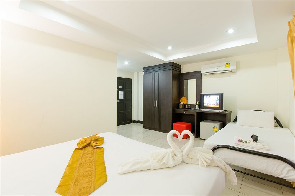 Nirvana Inn Patong Exterior foto